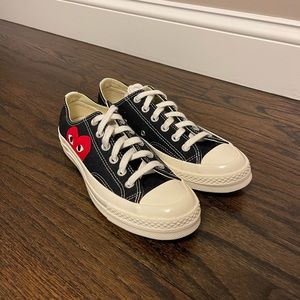 Comme Des Garçon PLAY x Converse Unisex Low-Top Sneakers